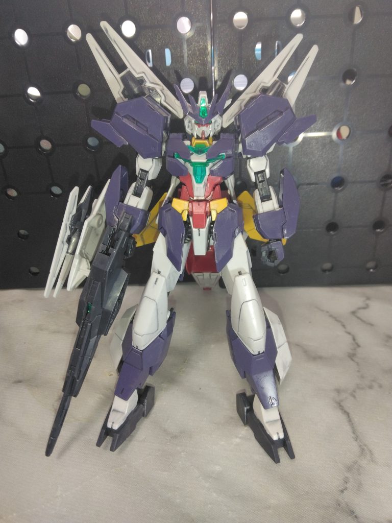 ひとつセンサービットをライフルに付けたままですが、リライズ後期ビジュアルに写っていたユーラヴェン、武装のみ本編開始前からビルドダイバーズの裏側で使用していたようで。