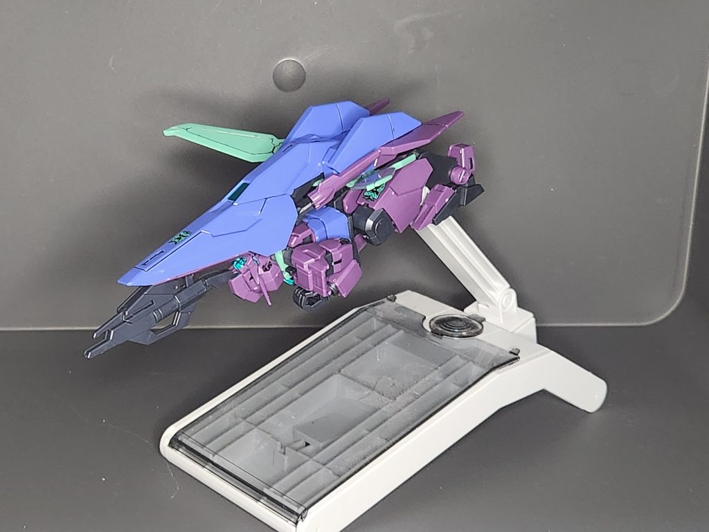 コアフライヤー+。前進翼になりましたね。機首部分にもダイバーズのマークのデカール。本機はデカールの練習に選んだ部分が有ります。