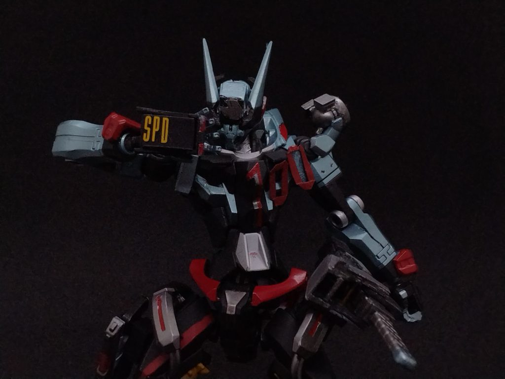 SPDライセンス高濃度ミノフスキー粒子を至近距離で浴びせ行動不能にさせる。効果のイメージはEMP。原点はジャッジメントタイム。判決待ちで止まってた原作に対しこっちはノータイム行動不能。フルスクラッチ。右手平手は構えるため磁石を仕込み角度付け。ライセンスにも磁石仕込み保持