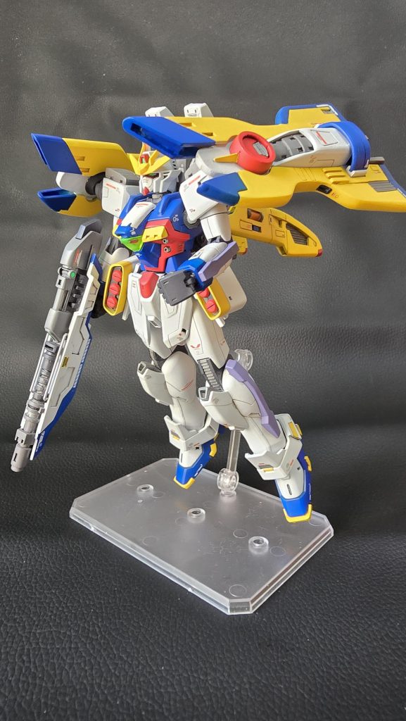 水中用装備も多少可動するのでポーズを付けて何枚か、まずは潜航モード