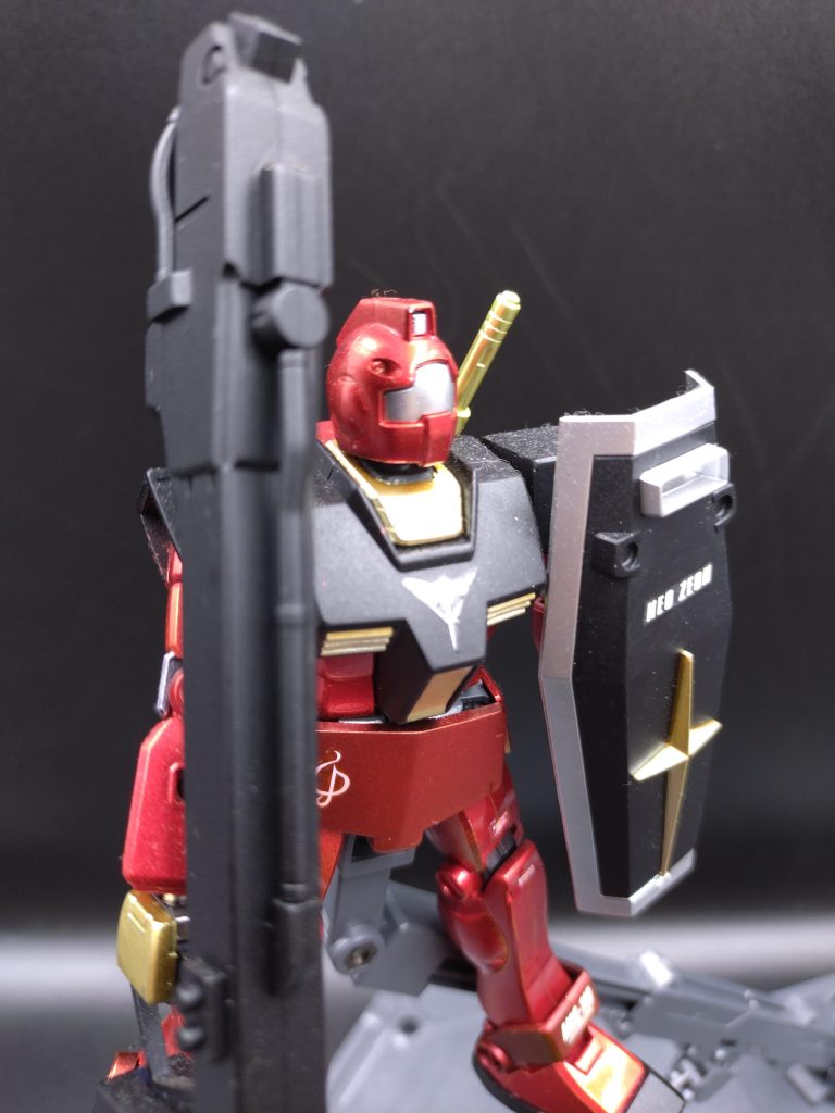 ガンダムマーカーのロイヤルメタレッドを使用しましたが、とても発色がいい！