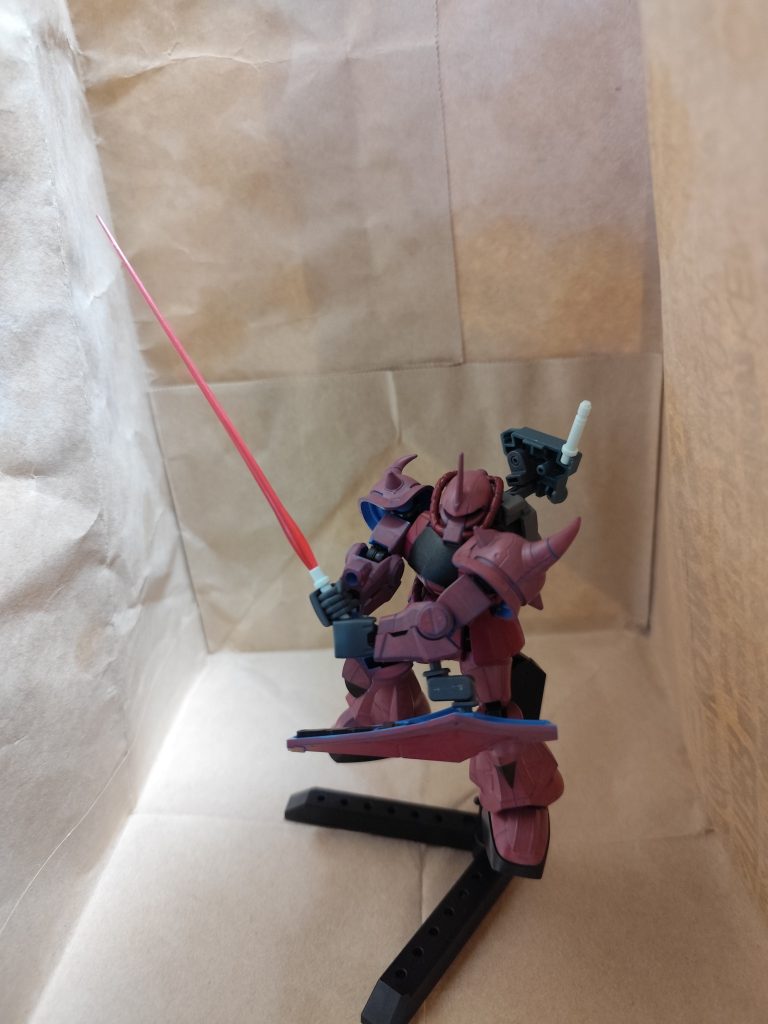 01ガンダムの切り込みポーズです。あのシーンはカッコ良かったので、マネです。アムロが仮に軽キャノンで来ても、返り討ちに出来そうです。