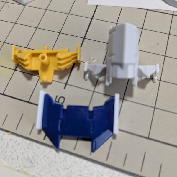 2025年 7月11日(土) 積みプラのガンダムバルバトスルプスレクスを仮組み＆自分好みのガンダムバルバトスルプスレクスを製作開始する。  2017年の交通事故に、遭う前に1回全塗装＆スタイル改修で作った事があった。今回は、その時と違う改修方法で製作する予定です。  当時は、面倒くさくて妥協した胸のボリュームUPを今回はした。ランナータグやプラ版で、左右合わせて約9ミリ幅増し。襟は、キッドをチョン切ってプラ版で作り変える。  上半身は、大体形になったから現在は下半身を手を加え始まっています。 武器の超大型メイスは、画像では約5.5センチ延長しています。現在は、鋭利に加工中です。『ビルダーズノート』の『ガンプラ製作中』にも投稿しています。（5枚目）