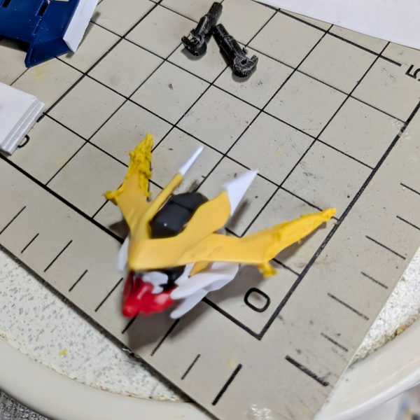 2025年 7月11日(土) 積みプラのガンダムバルバトスルプスレクスを仮組み＆自分好みのガンダムバルバトスルプスレクスを製作開始する。  2017年の交通事故に、遭う前に1回全塗装＆スタイル改修で作った事があった。今回は、その時と違う改修方法で製作する予定です。  当時は、面倒くさくて妥協した胸のボリュームUPを今回はした。ランナータグやプラ版で、左右合わせて約9ミリ幅増し。襟は、キッドをチョン切ってプラ版で作り変える。  上半身は、大体形になったから現在は下半身を手を加え始まっています。 武器の超大型メイスは、画像では約5.5センチ延長しています。現在は、鋭利に加工中です。『ビルダーズノート』の『ガンプラ製作中』にも投稿しています。（6枚目）