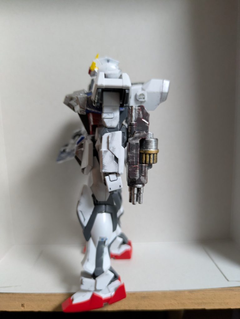 反対側には一番くじの武装をつけてます