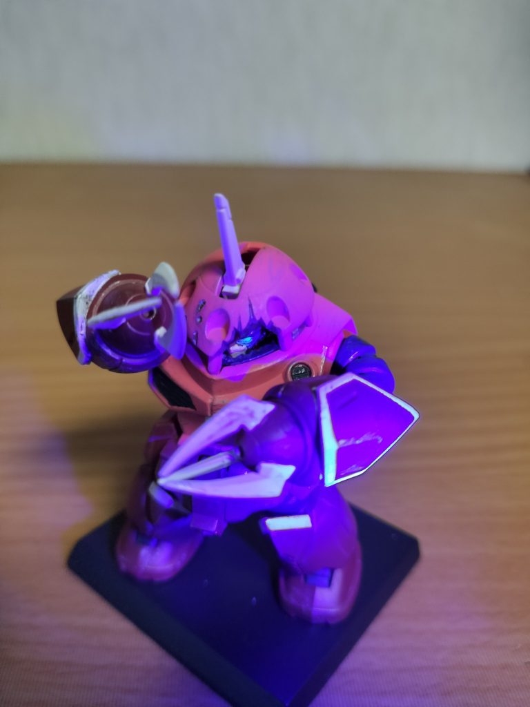 も一つはやっぱりコレ。中の人の目もビコーン。