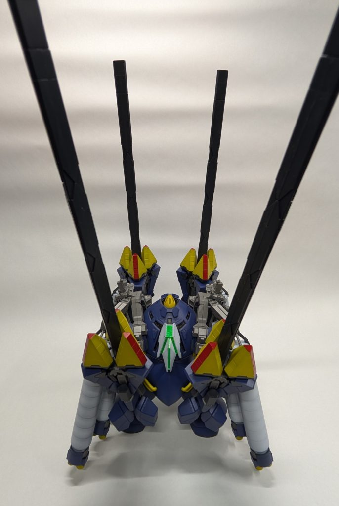 肩にナラティブA装備を装備。AOZ風に塗装、爪を1部赤くしたりバイザーぽい所は筆塗りデカすぎて撮影大変でした。