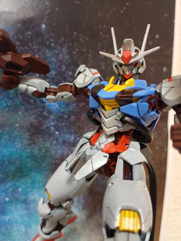 目のシールが２種類あったので左右で色を変えてみました。オッドアイ😏