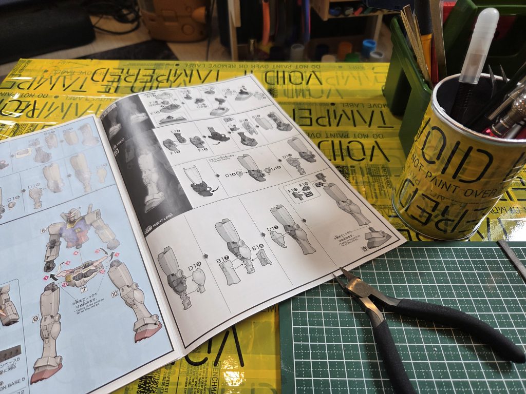 作品名：作業環境と工具たち<p>ガンプラを本格的に作るために、半年かけて地道に揃えてきた作業環境と工具たち。まだまだ欲しい工具はありますが、少しずつ買い揃えてやれることを増やしたいです。</p>