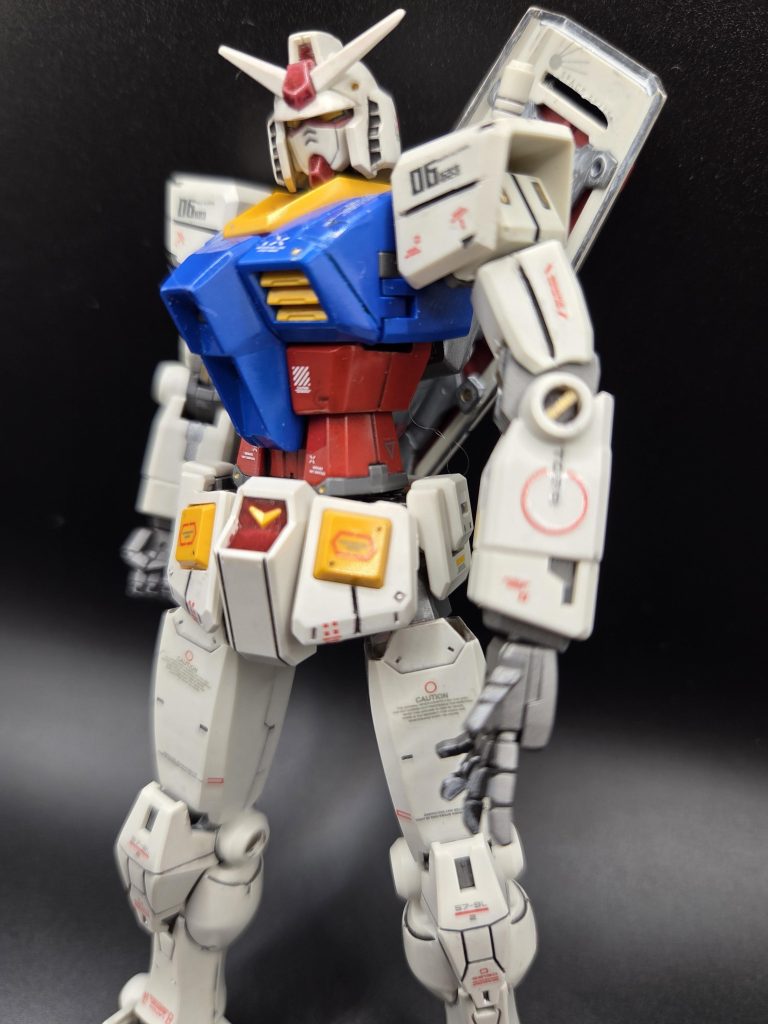 何十年かぶりにRX-78-2を作りましたが、やはり格好良さがハンパないですね。違ったコンセプトやカラーでまた作ってみたいと思います。