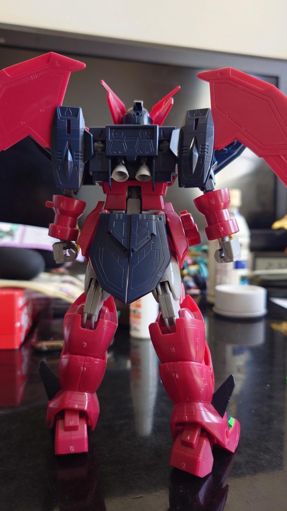 後ろ姿改めて見るとこのシリーズはパネルラインとディテールが濃い