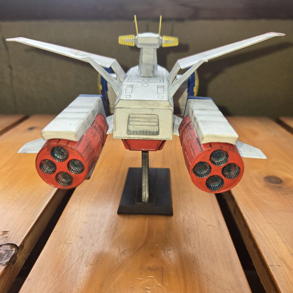 後方はシャッター風にディティール追加してます。