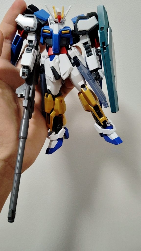 作品名：ストライクガンダムをまた改造しました<p>今日は七夕ですね（今更すぎる…かも）。 七夕に全く関係ありませんが以前投稿したストライクガンダムについてです。ちょっとスタンドが壊れたりしてしまったのでストライクをまた改造しました。写真はいきなり撮ったものなのでちょっと […]</p>