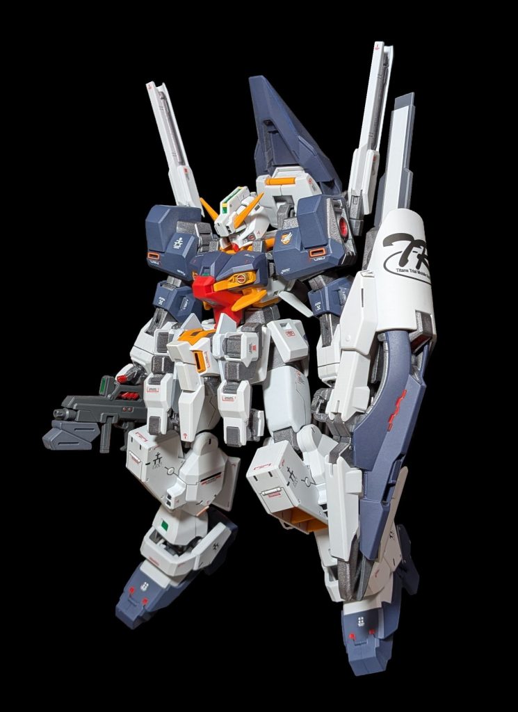 バンダイさん、アウスラも出した事だしハイゼンスレイをMGで出してください私が泣いて喜びます