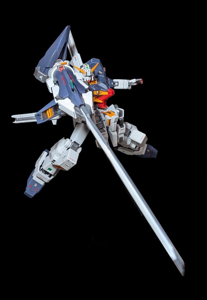 もう何個作ったか分からないコンポジットシールドブースターハイゼンスレイは腕に取り付けるタイプになっているので他キットのように不安定にはならずバッチリ保持出来ます