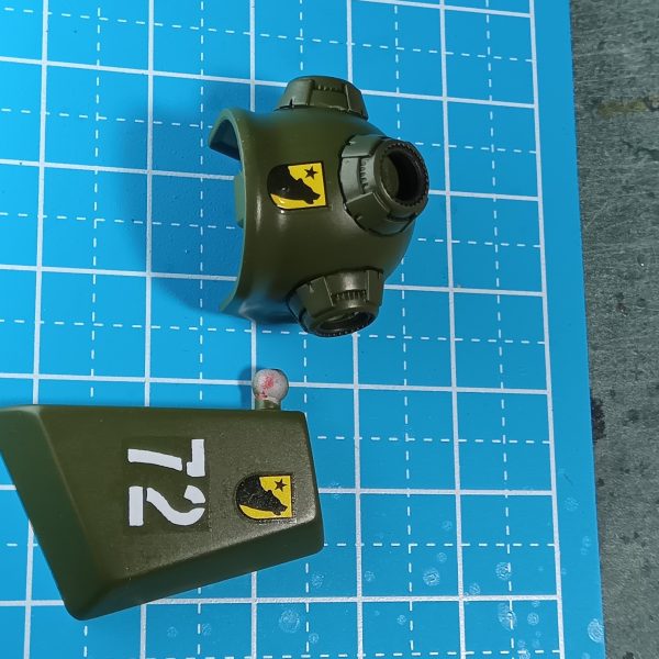前回所属部隊は　“ウルフハウンド隊”　でってことで投稿したのですが………気になってウルフハウンドを調べてみたところウルフハウンドって狼を狩るための大型犬をウルフハウンドと呼ぶのだそうですワタクシとしては狼の遠吠えがいいので所属部隊は　“ウルフハウル隊”　ということにします何も考えずに勢いだけで投稿するものではないですね（2枚目）