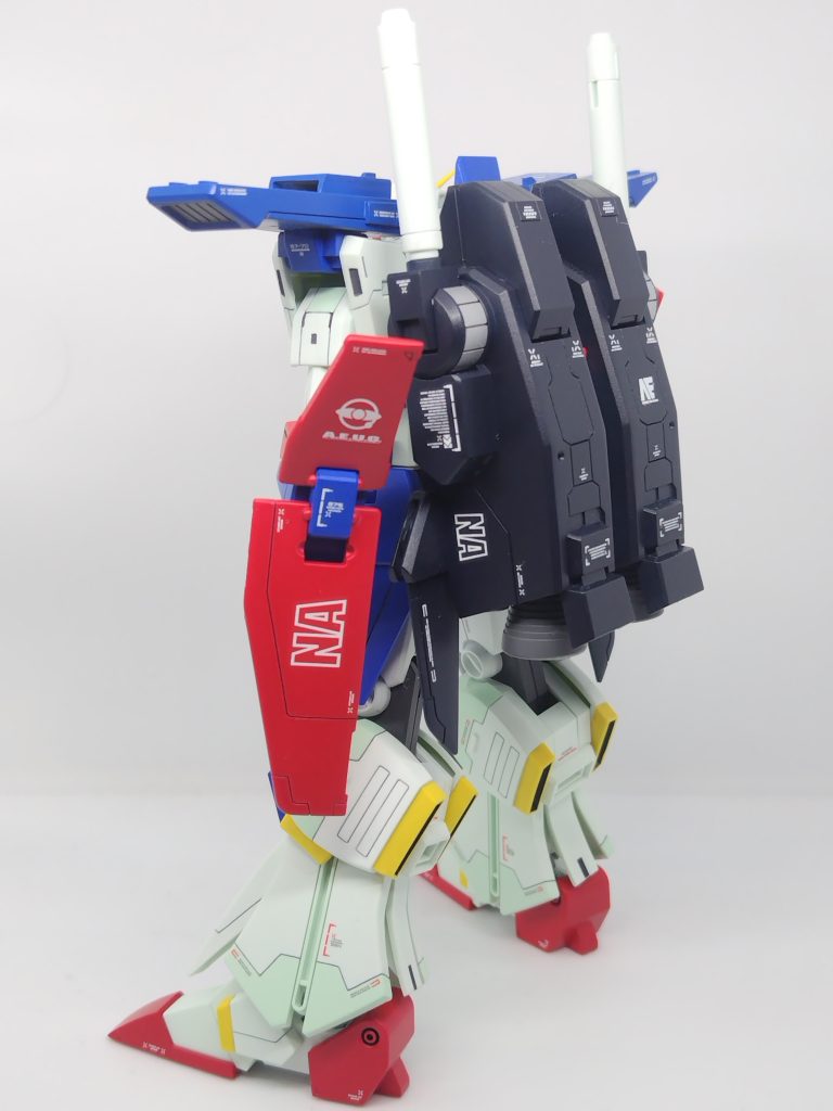 デカいバックパック。