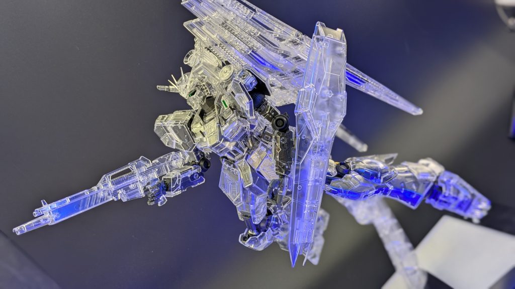 青色だと宇宙っぽいかな？