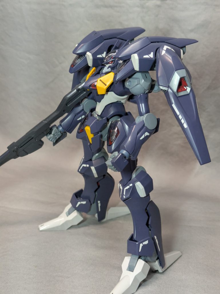 全身各所にラインデカール。拙作のダリルバルデと同じくホビージャパンの物を使用。