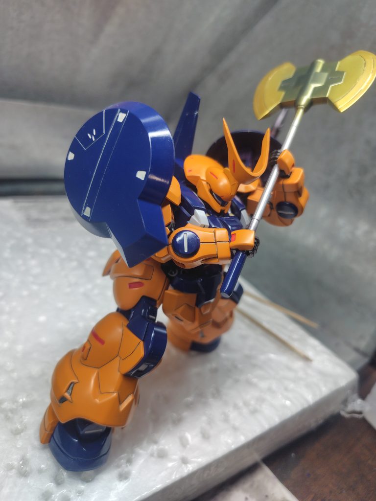 武器も当初の色からファレホ筆塗りで変更しました。マルーンとゴールドで「あおによし」を若干意識しております（笑）