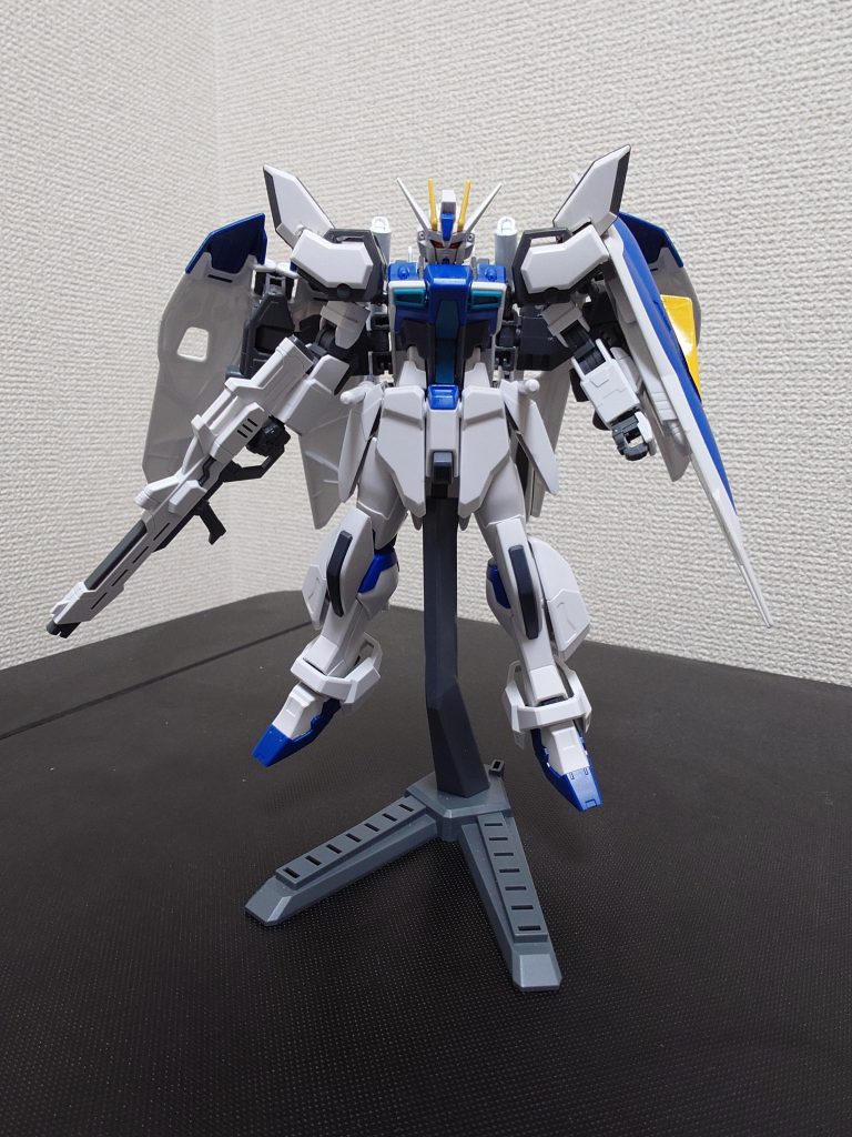 正面。肩はストライクガンダムのパーツにガンダムXの肩パーツの出っ張り部分を移植しています。