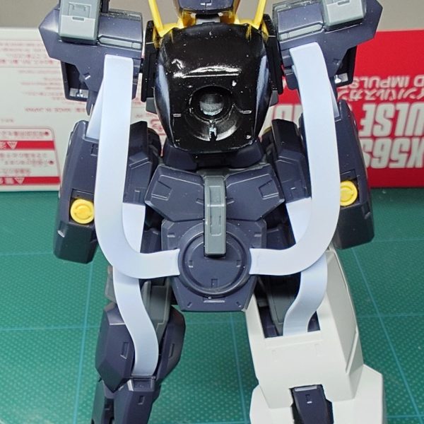 前回のプルトーネブラックをゴツくしたいなということでセラフィムを背中に、セラヴィーのパーツを改造、取り付けています今後も手を入れていきます（5枚目）