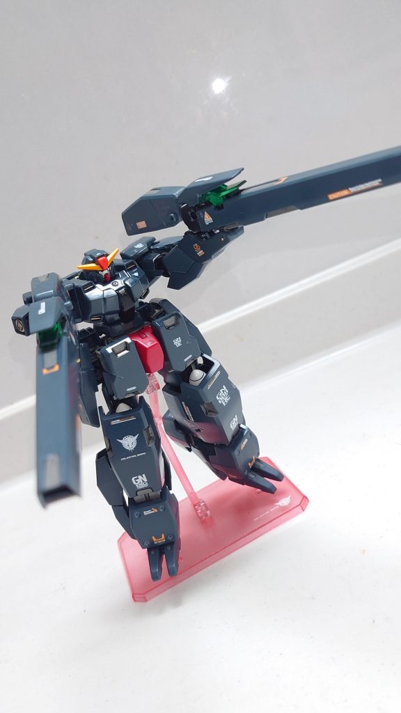 腕と腿はセラヴィーガンダム、股関節はケルディムガンダム、他はラファエルガンダムのキット付属を使い、足りない所はプラ板等で作成しています!