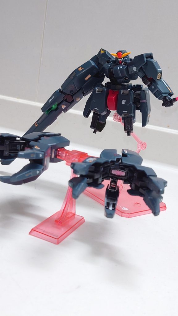 GNクロー射出!武装はGNバズーカGNビッグキャノン(GNクロー)GNビームサーベル を装備