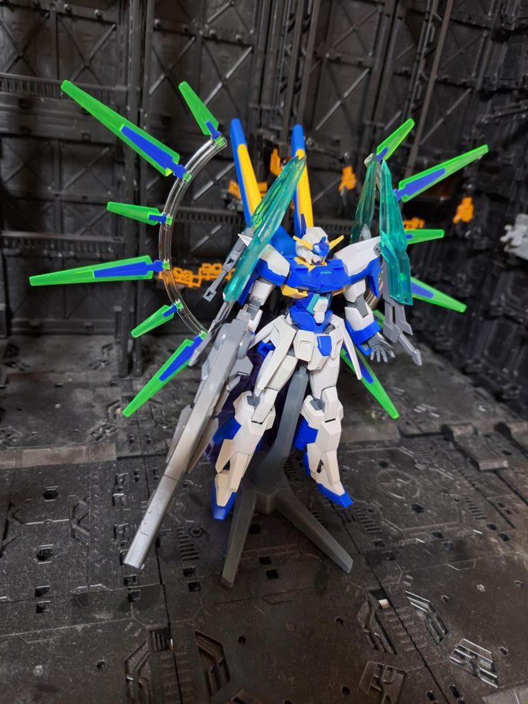 次にFファンネルをAGEⅡマグナムから持ってくると、AGEⅡマグナムが好きでそもそも始まっているのに、AGEⅡマグナムをパーツ取りにしてしまうのは嫌だし、悩んでいたら•••先のデスサイズのエグゼニスウイングともう1つエグゼニスウイングあるのでピストルダガー×4本あるのが使える😆となりました。