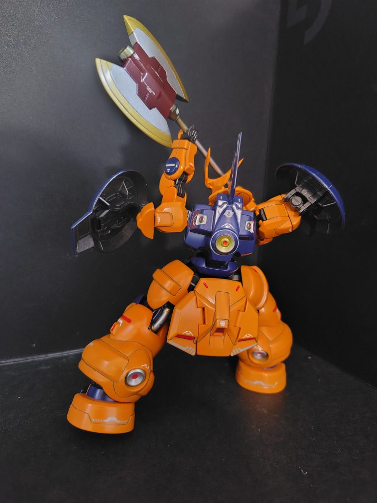 バックショットです。どっしりとしたこの手のモビールスーツ好きなんですよねぇ〜！改造はほとんどなく、プラ板、プラ棒貼り付け＋アンテナシャープ化ぐらいです。