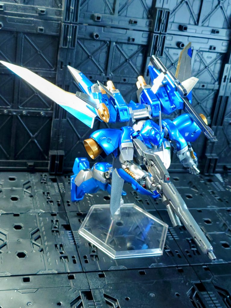 ゲルググを作った時にも思いましたがメナースのバックパックは本当に出来がいいですね！可動部分が多くて武装もかっこよく最高です👍