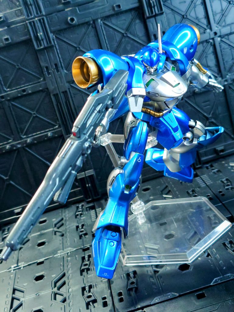 ビームライフルは合わせ目消ししてスターブライトアイアンで仕上げ。大型ライフルだけどスタイリッシュでカッコいい😆