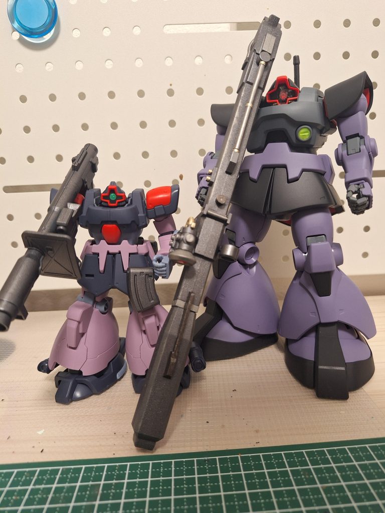 以前作ったHGのドムと