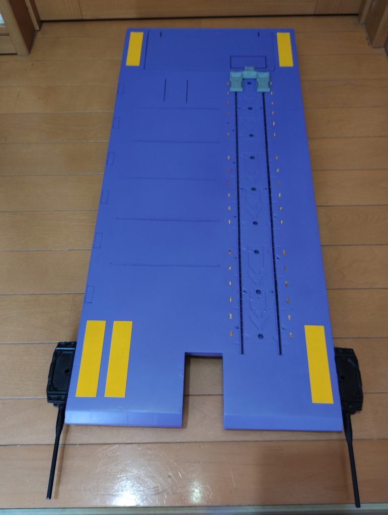 全体図色はホームセンター缶スプレー『グロスパープル』ベタ塗り後つや消しスプレー