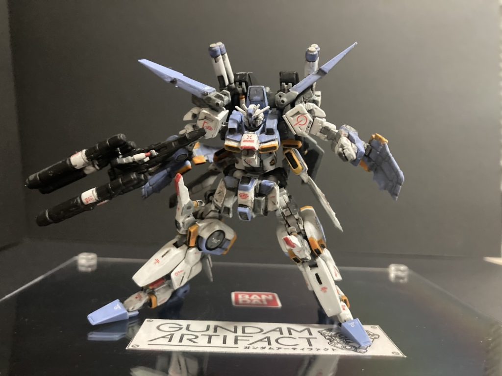 可動化製作ポイント肩　ボールジョイントを仕込み肩関節Tジョイント腕の回転軸も確保　肩アーマーをジョイントの軸にはめ込めるように幅増しと加工腿付け根　ボールジョイント足首　ボールジョイント肘と膝　パーツをスライスし真鍮にて軸を作り関節を作成首と右手首　もともとの軸で回転左手首　真鍮にて回転腰　ネオジムにて回転、接続腰アーマー　フンドシも分離して、真鍮にて可動式にビームサーベル　両側手前だけ脱着式に 