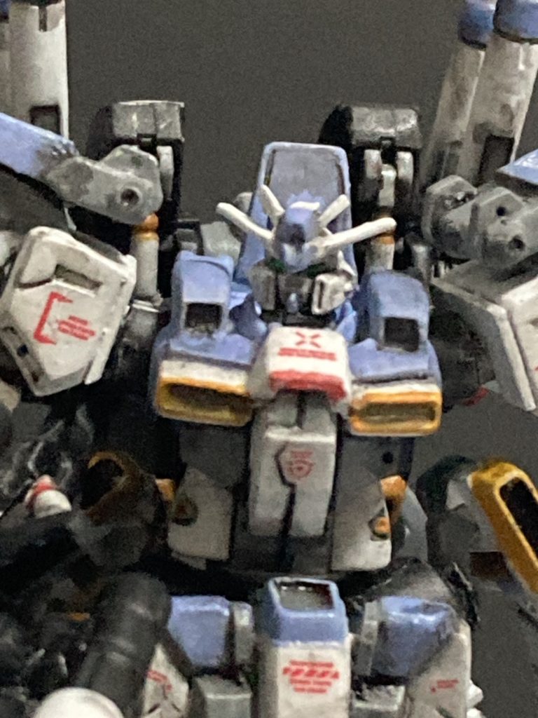 アーティファクトのガンダム系のへの字ダクト遂にスミ入れできました。見えますかね😙？