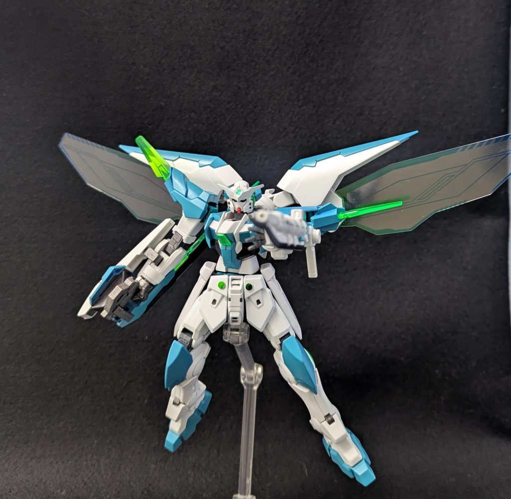 基本武装②GNガンブレイド左腕にマウントされたビームライフルと実体剣の機能を兼ねる装備