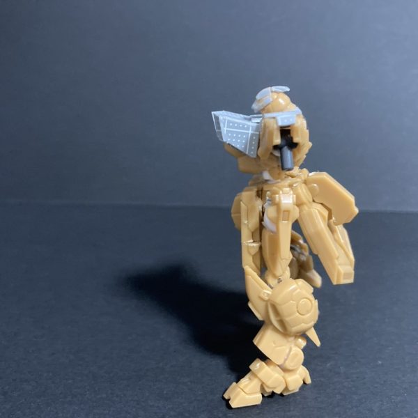HWS装備製作中です。胸アーマーだいたい形になったかなと。肩のミサイルランチャー、あんまり好きじゃないけどあれないとHWSにならないんで作ります。もちろんネオジムでコンパチ。中の人に出来ます。写4)可動化の方は二の腕をどうするかで一旦ストップ。とにかく小さい。モチベアップの為、作りたいとこからやってると行ったところです笑。某隊員も国民的アニメのマネをしてハッスルしております。写5)（3枚目）