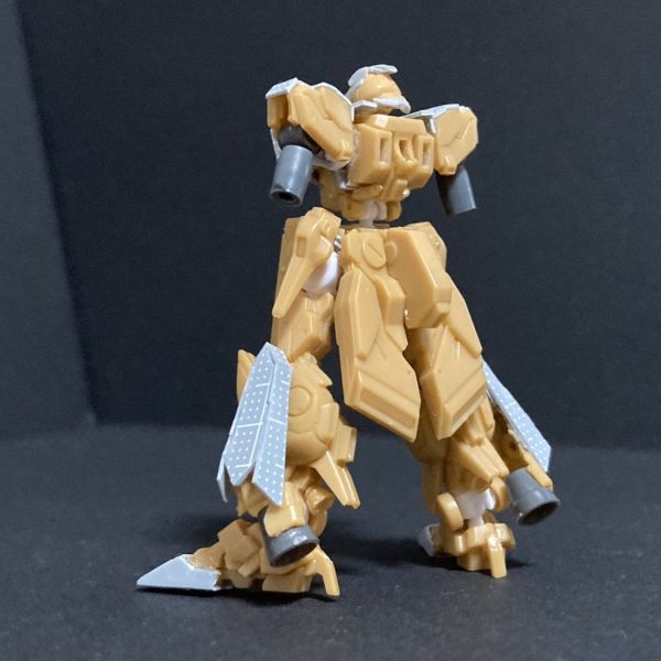 HWS脚部スラスター作成。直径1mmのネオジムにしてみたんですけど、だいぶ保持力落ちました😅。日頃は2.5mm使ってます。足のスリッパも形状変更しました。胸部装甲も結構作り替えて、ミサイルランチャーはこれだというものが出ずまだまだ考え中〜。だいぶHWSになってきたかな〜？（4枚目）