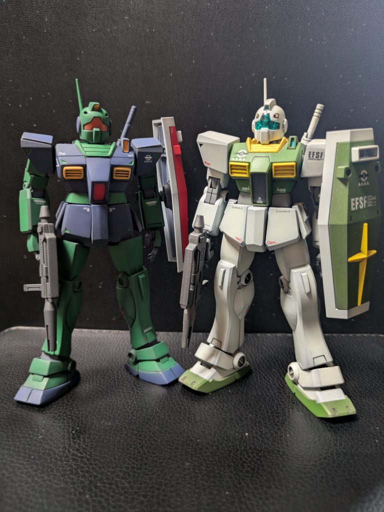 その後で偶然入手できたHGUCのジムⅡです。結構細部異なりますね。