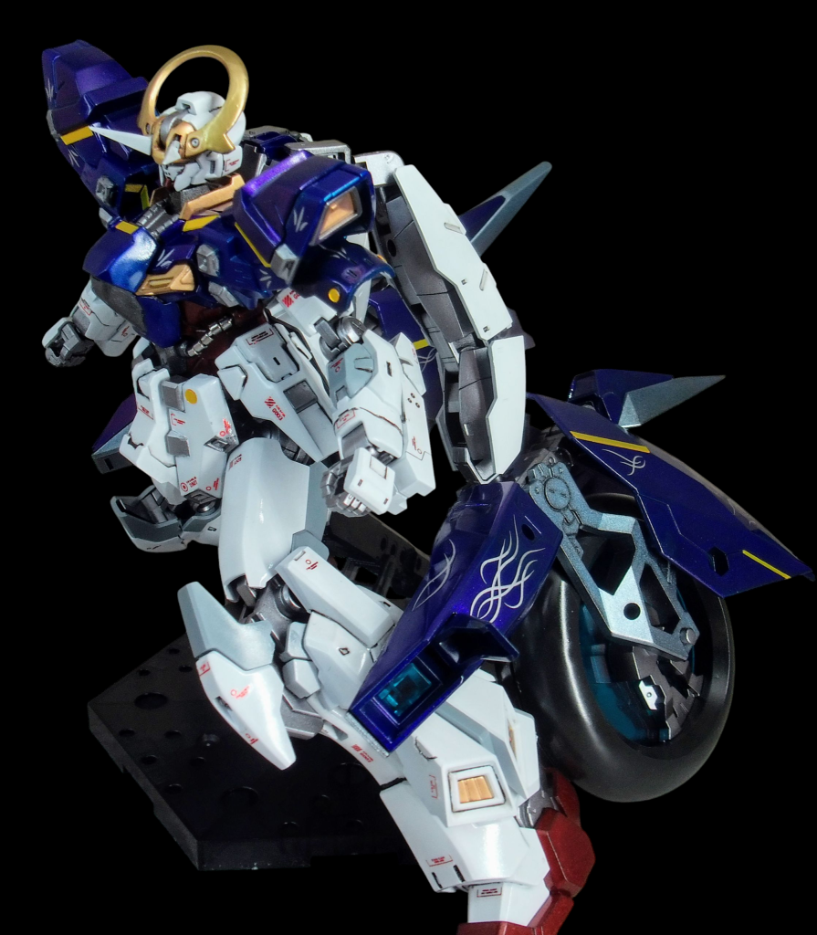 タイヤは下部に移動して走行モードへ。