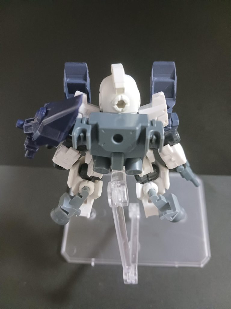 後ろバーニアはこんなふうについていましたー。後ろのバックパックは、パラシュートパックです。