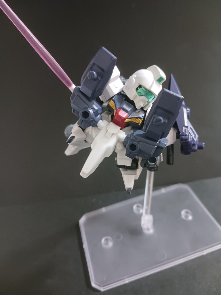 ビームサーベル！我ながらかっこいいー！ビームサーベルはHGのやつですが、かっこいいので、okです。お気に入りの一枚。