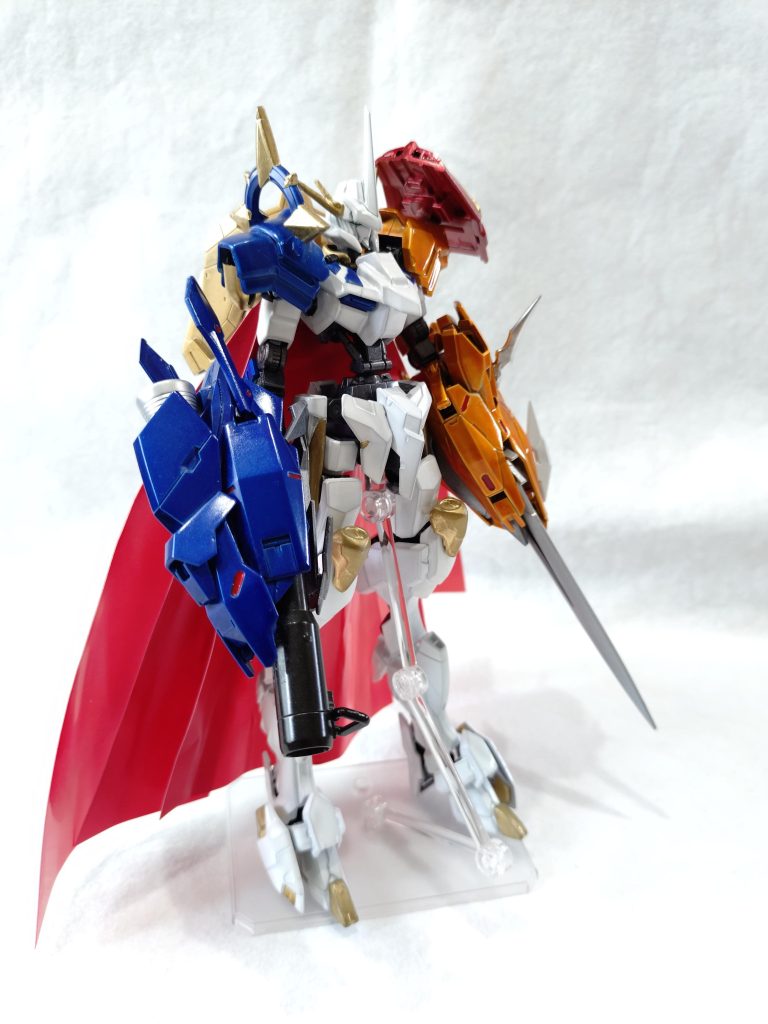 ほんとはなんとかオメガモンの目も再現したかったですが端白星のカメラアイが小さすぎて塗装どころかシール貼るしか出来なかったのは悔いが残ります。でも無理…