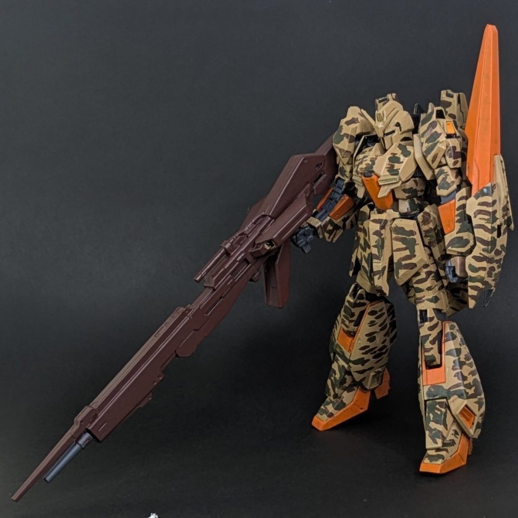 迷彩に柄壁だと分かりにくいのでこちらではブラックバックで撮影、少し雑な迷彩も個性と言っていただき、楽しい展示会でした