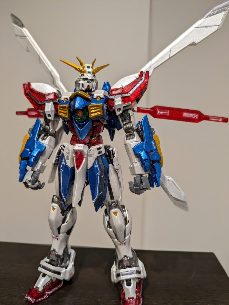 クリアパーツと関節は塗装せず、部分塗装をしてます。使用したカラーは ホワイト:ニッペホームプロダクツ PALパールホワイトブルーDSPIAE メタリックカラーマーカー メタリックインディゴブルーシルバー DSPIAE メタリックカラーマーカー メタリックシルバーゴールド DSPIAE メタリックカラーマーカーメタリックイエロー