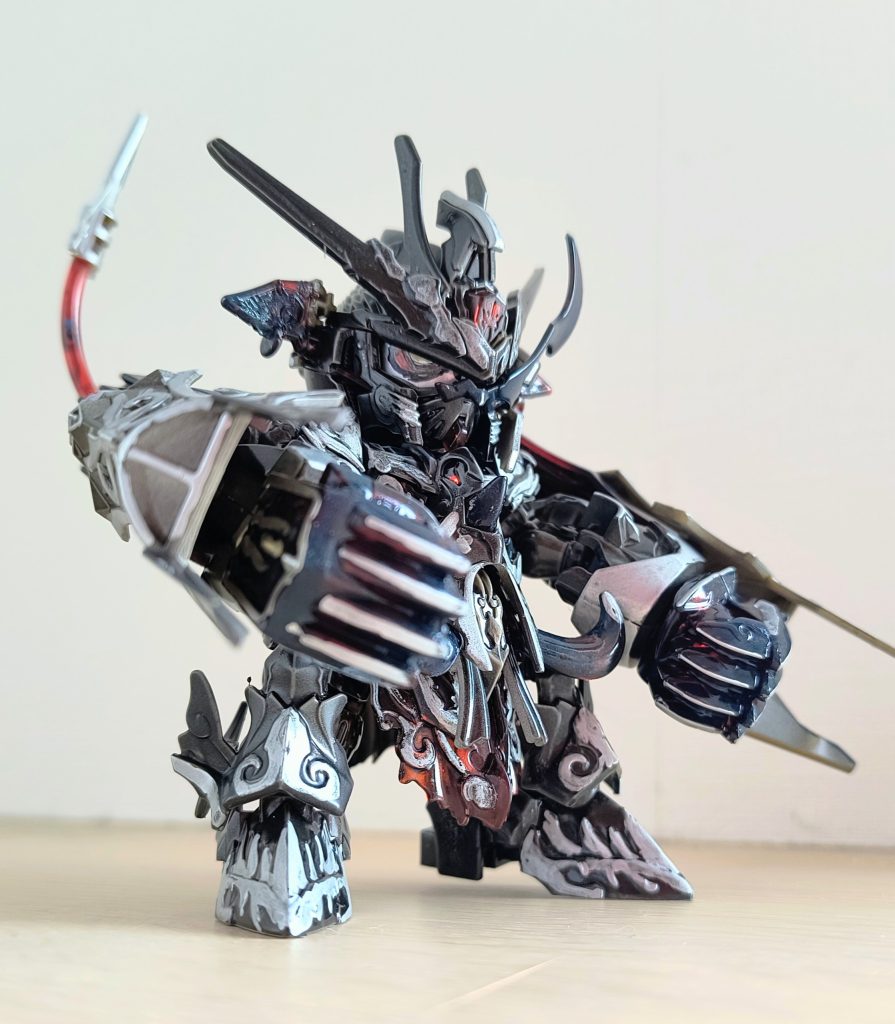 猪八戒モードにしてます。全体的に白サフ＋黒鉄＋シルバーです。クリアパーツはクリアブルーでちまちまと。