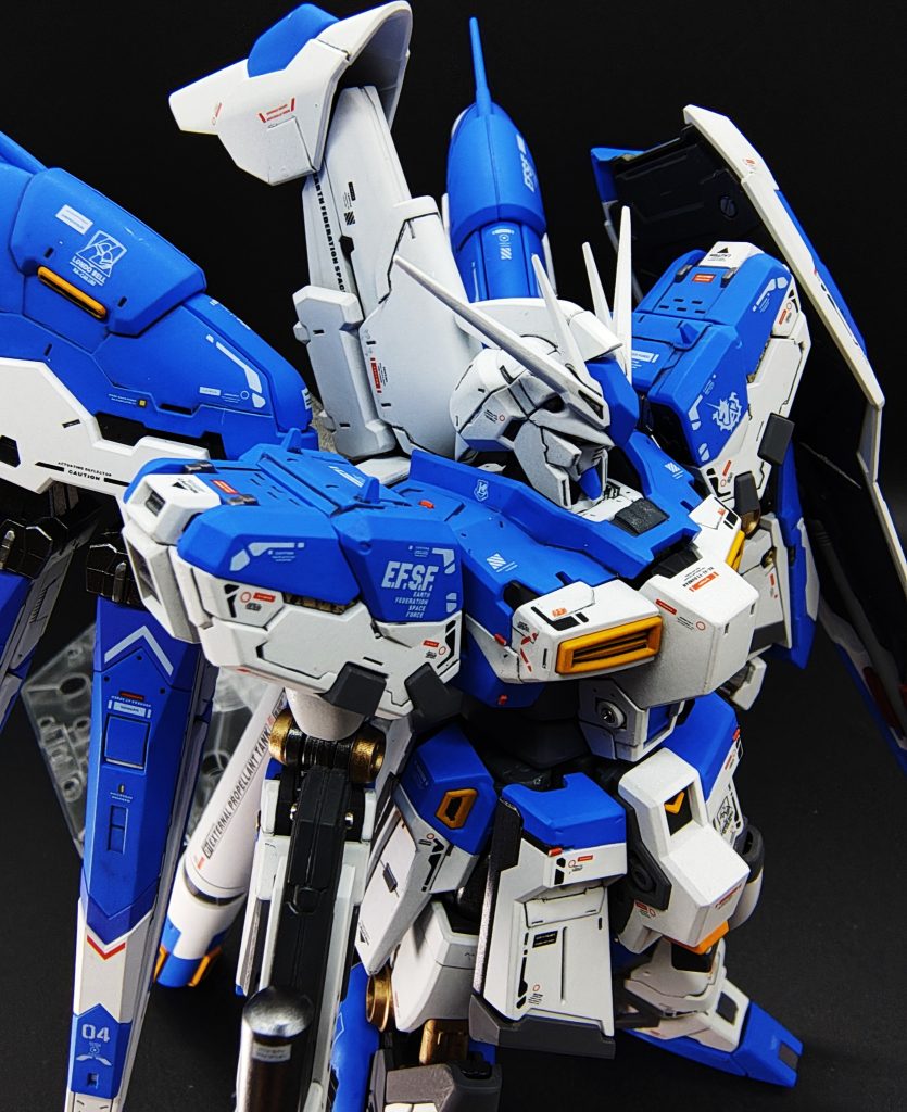 ディテールの追加と、ネットの作例を参考に少し色の入れ替えを行いました。紫と青の差が目立たなくなってしまいました。残念