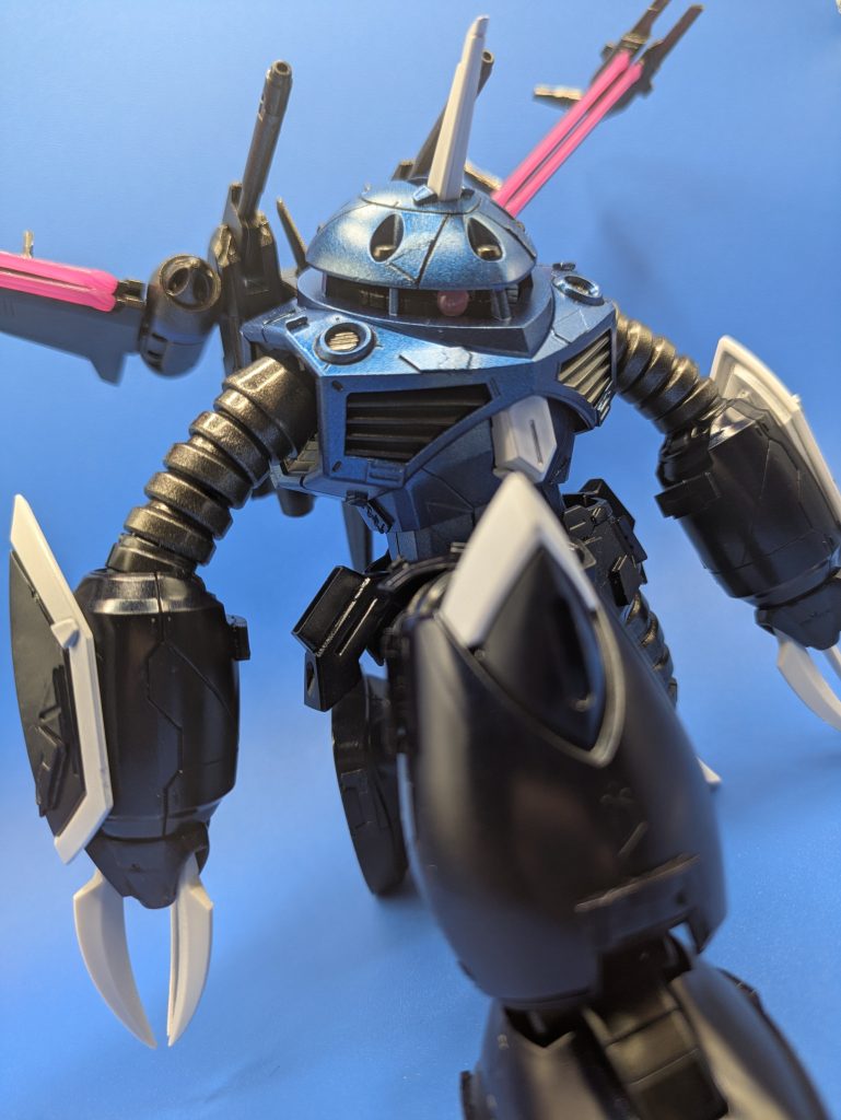 腰部スカートの内部パーツを紛失して腰部の可動域は死んでいます。泣いた。