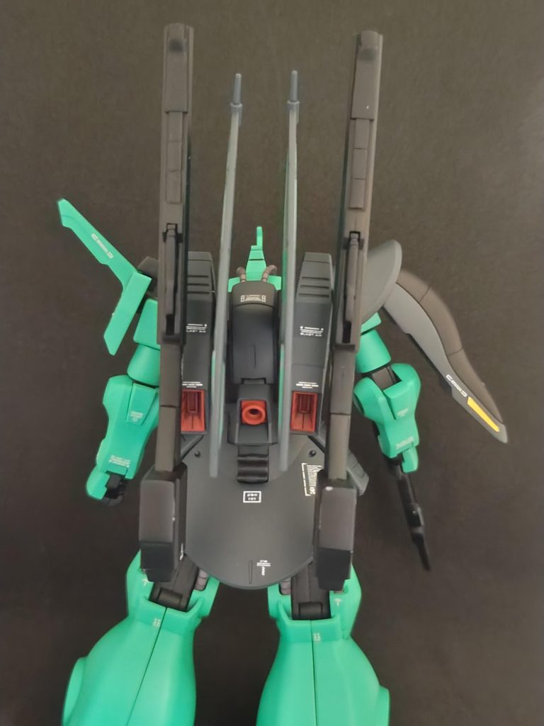 クレイバズーカは以前バラ売りしてた物を使い、2丁装備させてみました。